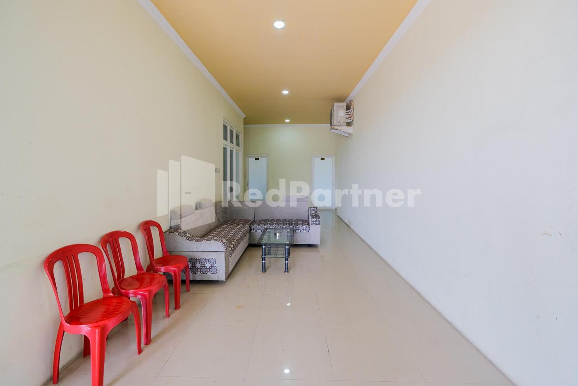 Grand Kencana Guesthouse Syariah Near Wisata Bahari Lamongan Paciran Exterior foto